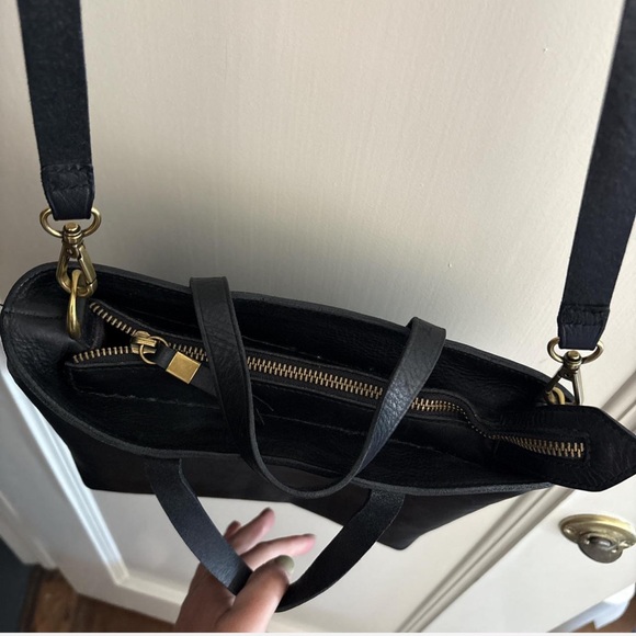 Madewell Transport Cross Body Bag in True Black Leather - Picture 5 of 9
